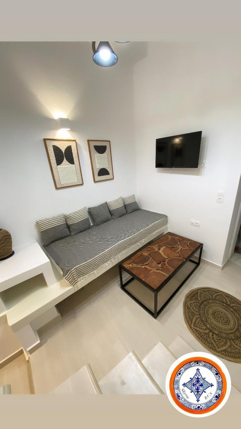 Apartment Babatseratsi Skyrian 2 *