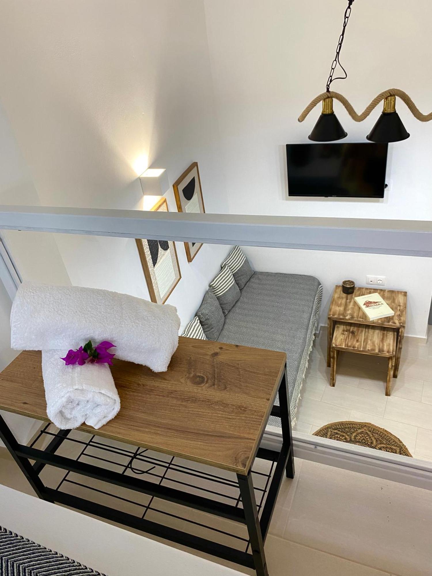 Apartment Babatseratsi Skyrian 2 *